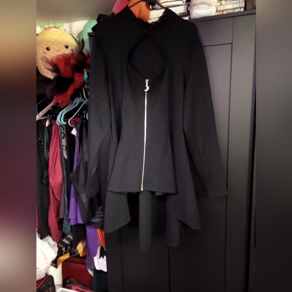 Hot Topic asymmetrical hem coat